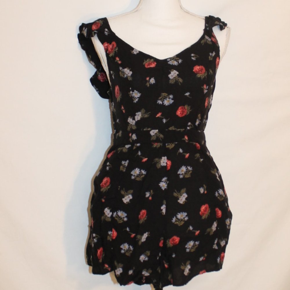 WOMAN BLACK FLORAL TANK & SHORTS JUMPSUIT CENTER ZIPPER BACK LIGHTWEIGHT